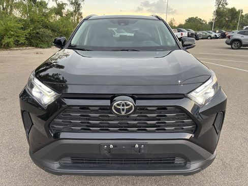 Used 2025 Toyota RAV4 XLE AWD/4WD image 10