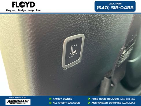 New 2027 Chrysler Pacifica Select AWD/4WD image 27
