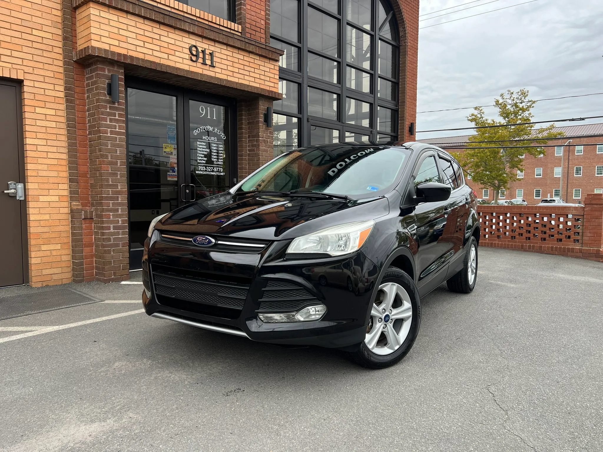 Used 2016 Ford Escape SE AWD/4WD image 2