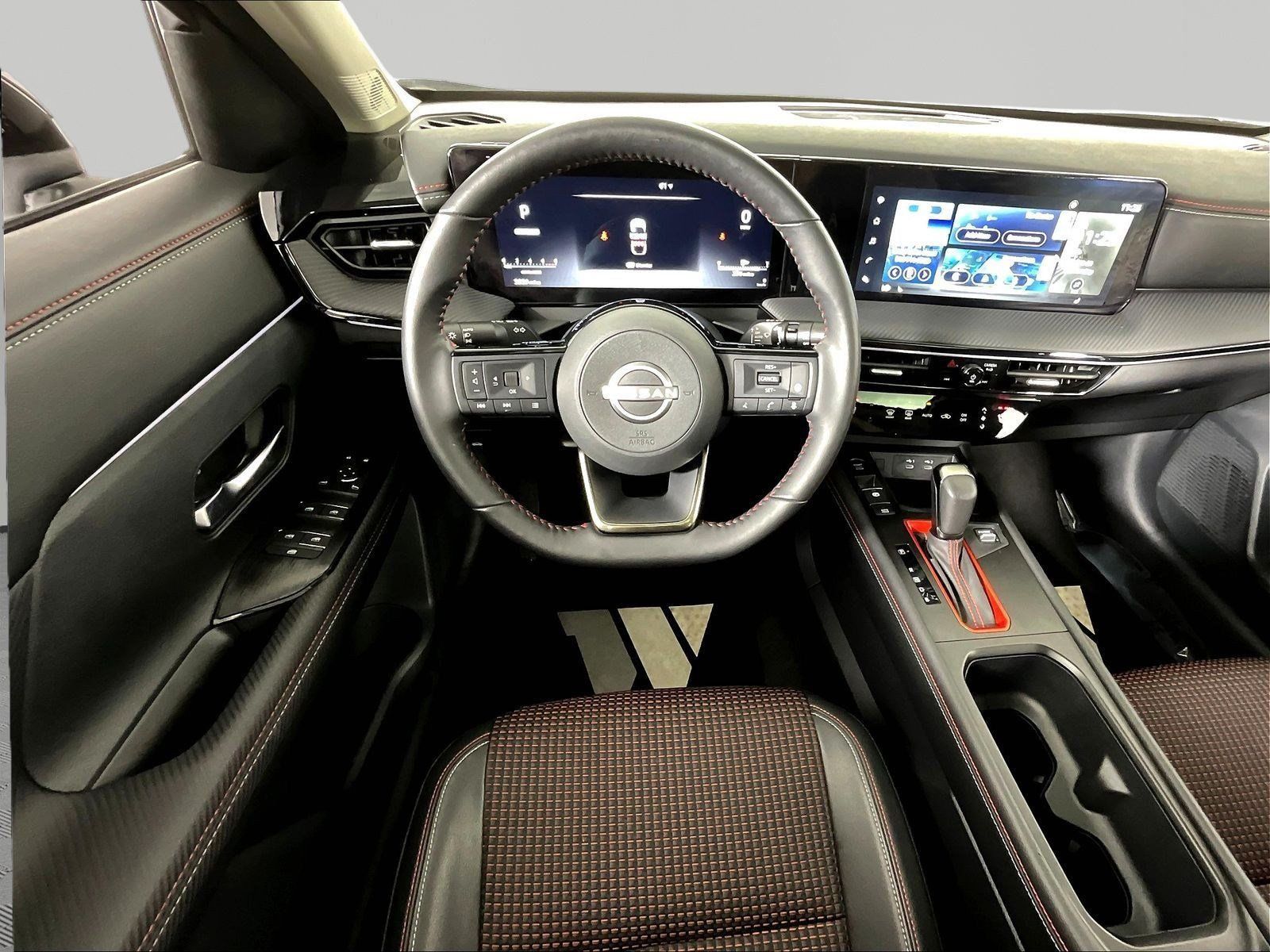 Used 2025 Nissan Kicks SR w/ SR Premium Package AWD/4WD image 8