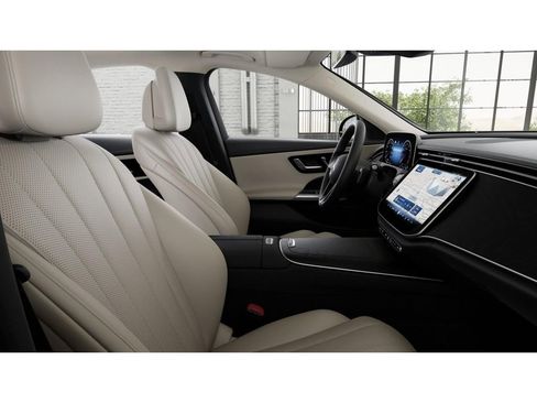 New 2026 Mercedes-Benz E 350 4MATIC Sedan image 4
