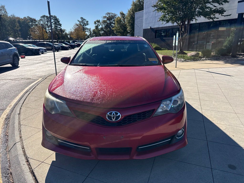 Used 2014 Toyota Camry SE FWD image 2