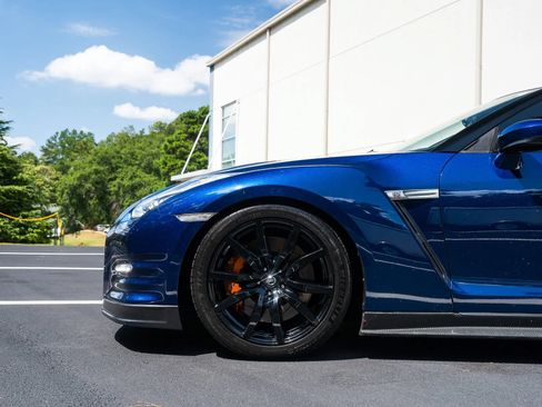 Used 2013 Nissan GT-R Premium AWD/4WD image 4