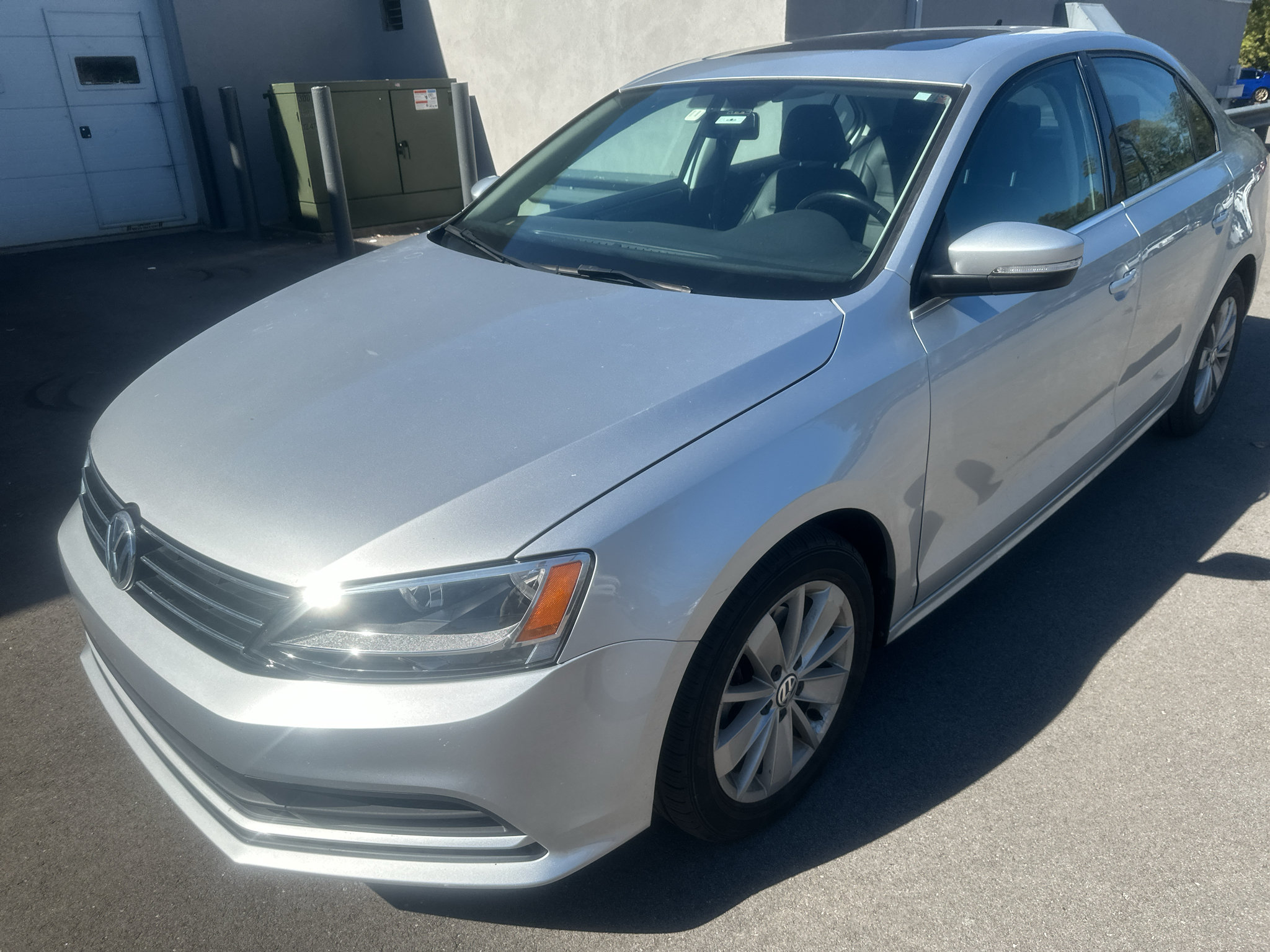 Used 2016 Volkswagen Jetta SE FWD image 3