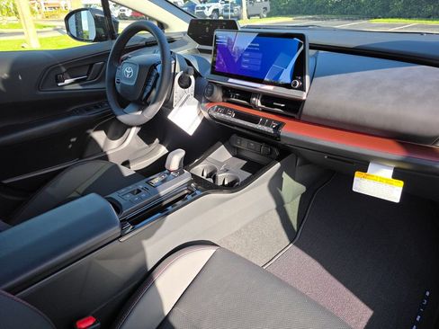 New 2026 Toyota Prius Plug-In Hybrid FWD image 13