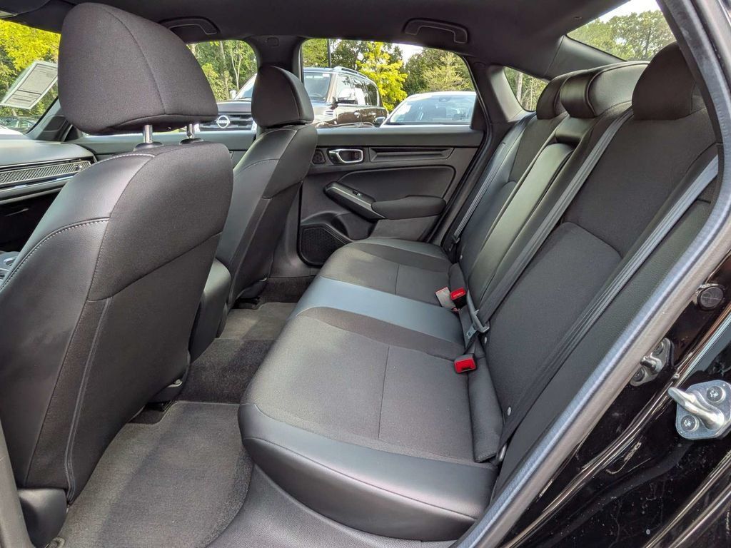 Used 2025 Honda Civic Sport image 13