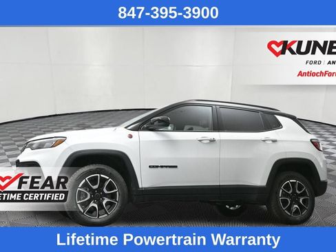 Used 2025 Jeep Compass Trailhawk AWD/4WD image 42