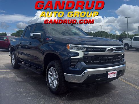 Certified 2022 Chevrolet Silverado 1500 LT w/ Z71 Off-Road Package AWD/4WD image 1