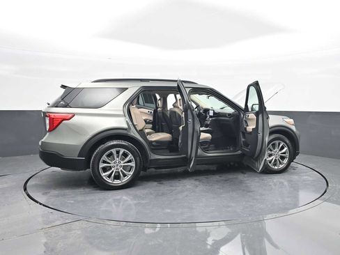 Used 2020 Ford Explorer XLT w/ Equipment Group 202A image 45