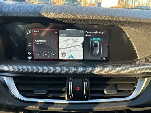 Used 2022 Alfa Romeo Stelvio Veloce image 20