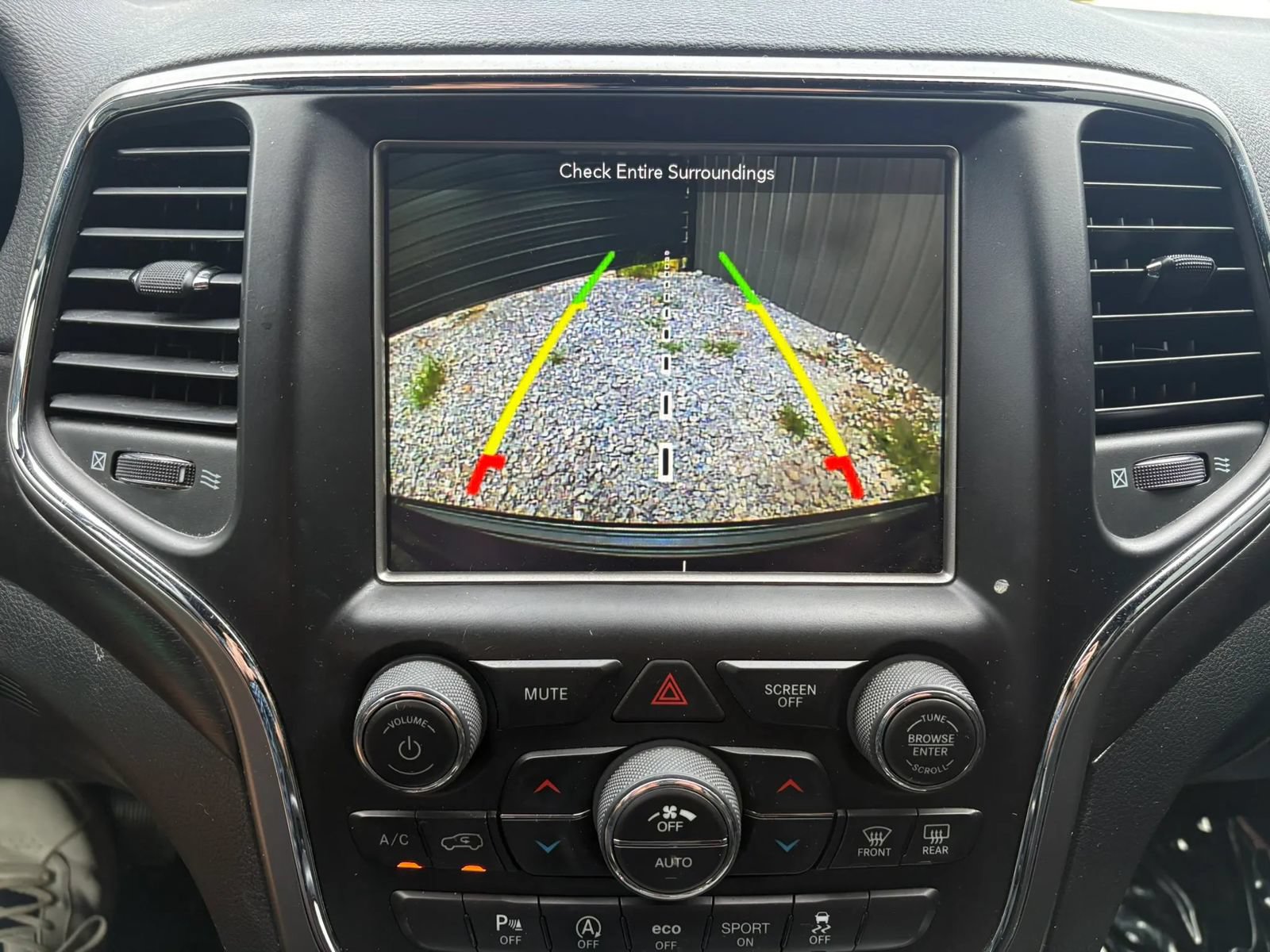 Used 2018 Jeep Grand Cherokee Altitude AWD/4WD image 15