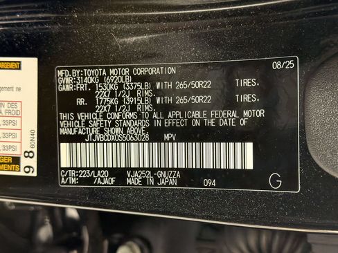 Used 2025 Lexus GX 550 w/ Accessory Package (2T) AWD/4WD image 30