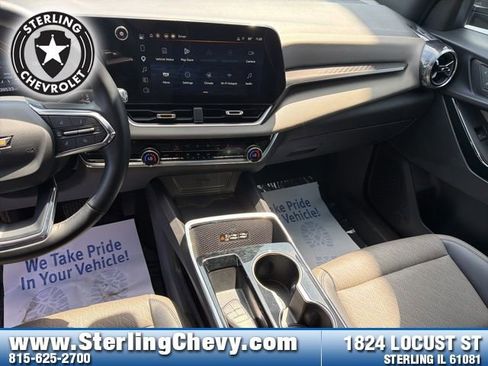 Used 2025 Chevrolet Equinox LT w/ Convenience Package II FWD image 19