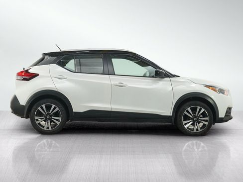 Used 2018 Nissan Kicks SV FWD image 6