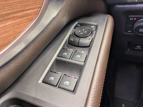 Used 2025 Ford Expedition King Ranch AWD/4WD image 31