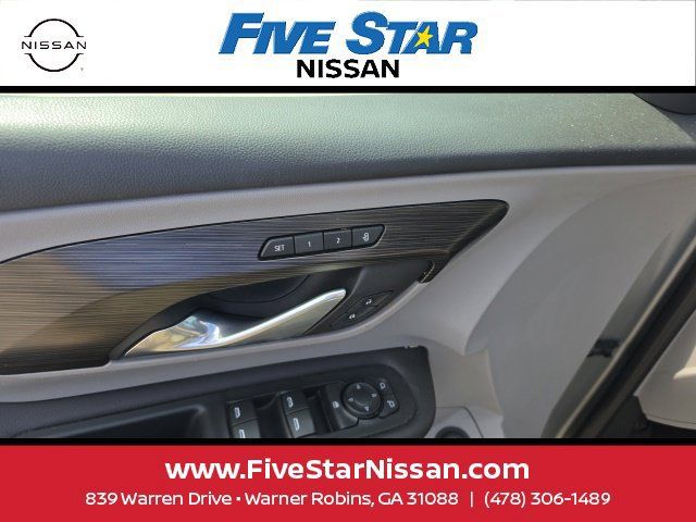 Used 2023 GMC Terrain SLT FWD image 10