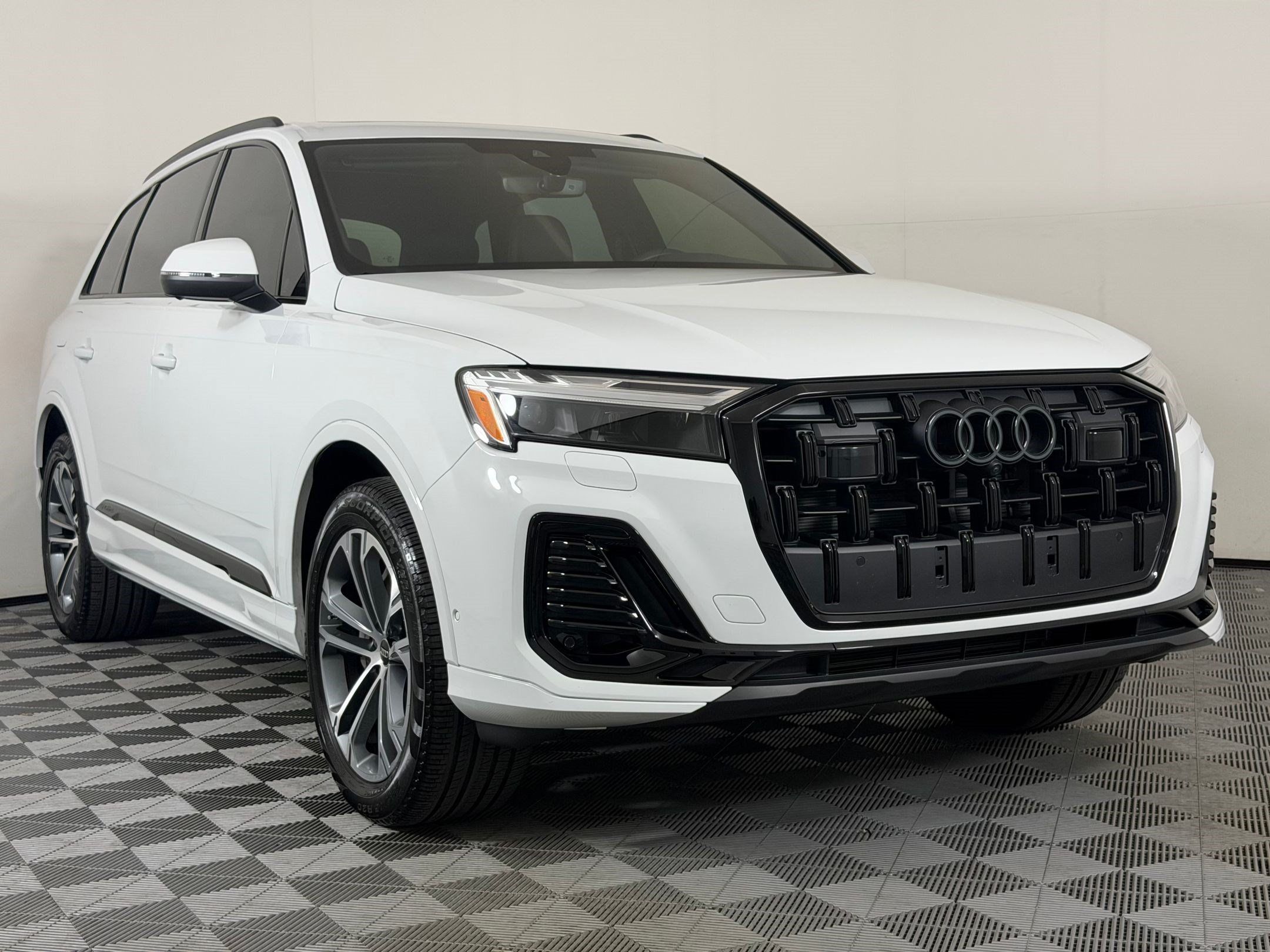Certified 2026 Audi Q7 2.0T Premium w/ Convenience Plus Package AWD/4WD image 7