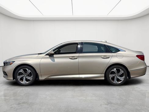 Used 2018 Honda Accord EX image 5