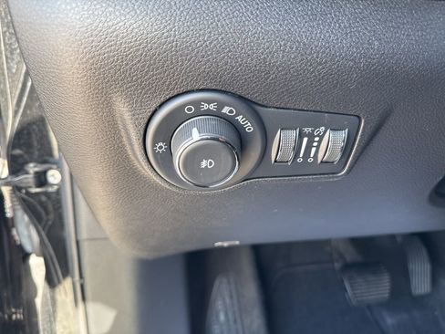 Used 2022 Jeep Compass Latitude image 22