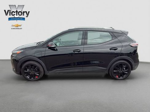 Used 2023 Chevrolet Bolt EUV LT w/ Convenience Package FWD image 4