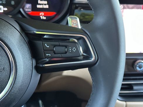 Certified 2025 Porsche Macan AWD/4WD image 27