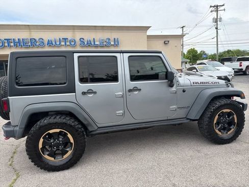 Used 2017 Jeep Wrangler Unlimited Rubicon AWD/4WD image 6