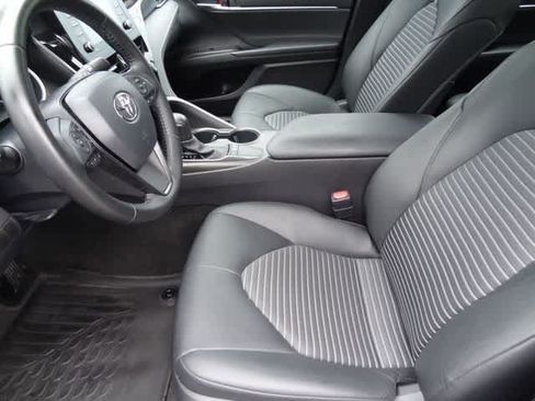 Used 2023 Toyota Camry SE FWD image 6