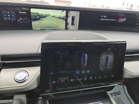 Used 2024 Lincoln Nautilus Reserve w/ Equipment Group 202A image 12