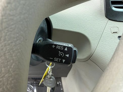 Used 2011 Toyota Sienna LE FWD image 34