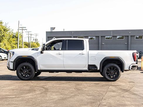 Used 2025 GMC Sierra 2500 AT4 w/ AT4 Premium Plus Package AWD/4WD image 6