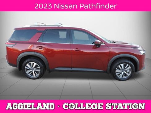 Used 2023 Nissan Pathfinder SL w/ Black Appearance Package image 2