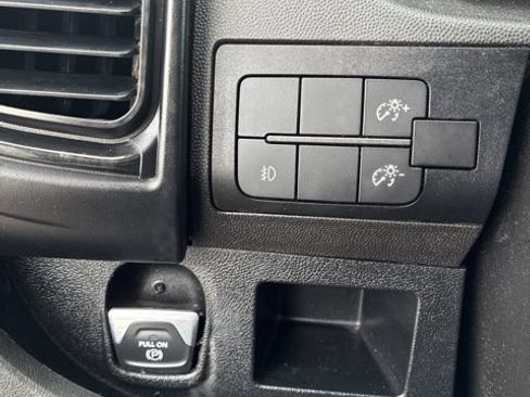 Used 2025 RAM ProMaster 2500 w/ Convenience Group FWD image 16