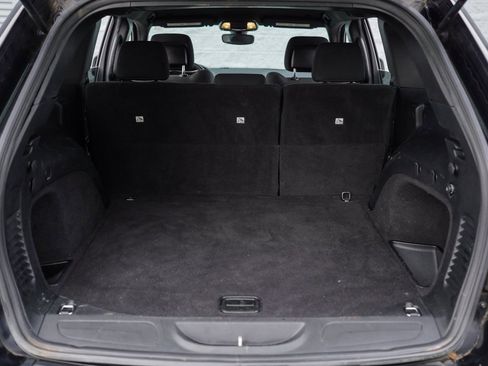 Used 2017 Jeep Grand Cherokee Laredo image 34