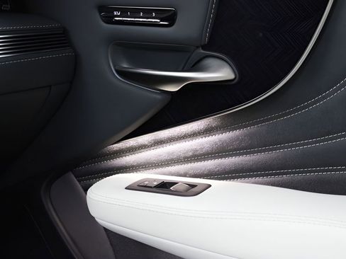 Used 2023 Lexus LS 500 w/ Interior Upgrade Package image 24