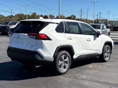 Used 2025 Toyota RAV4 LE image 3