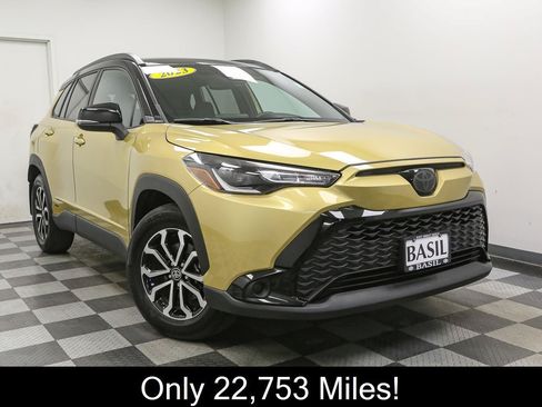 Used 2023 Toyota Corolla Cross AWD Hybrid image 2