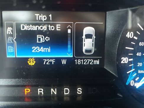 Used 2016 Ford Fusion SE w/ SE Cold Weather Package FWD image 10