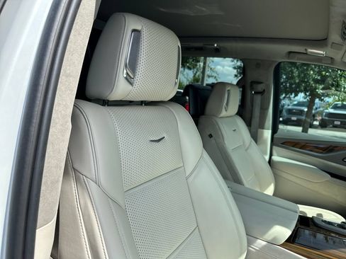 Used 2024 Cadillac Escalade ESV Sport Platinum AWD/4WD image 42