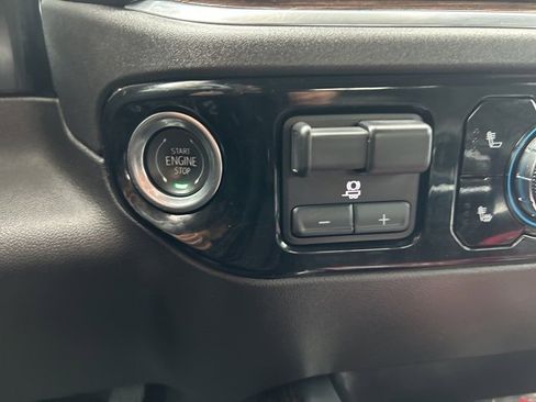 Used 2024 GMC Sierra 1500 Elevation w/ Elevation Premium Package image 30