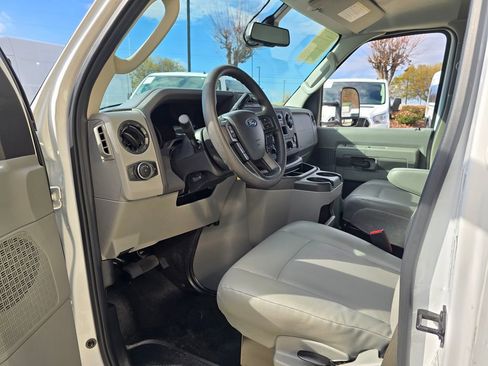 Used 2024 Ford E-350 and Econoline 350 Super Duty w/ Driver's Safety Package image 20