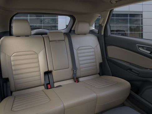 Used 2024 Ford Edge SEL w/ Convenience Package image 12