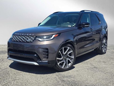 Used 2025 Land Rover Discovery Metropolitan Edition AWD/4WD image 1