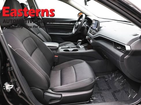 Used 2022 Nissan Altima 2.5 SV FWD image 24