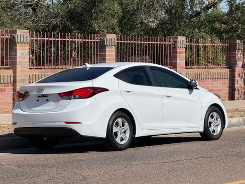 Used 2015 Hyundai Elantra SE FWD image 10