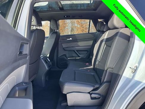 Used 2023 Volkswagen Atlas Cross Sport SE image 25