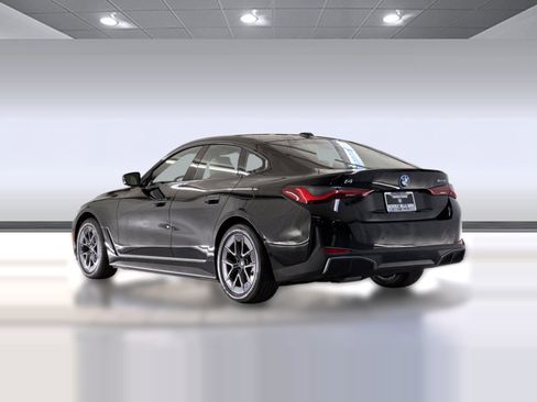 Used 2023 BMW i4 eDrive35 RWD image 3