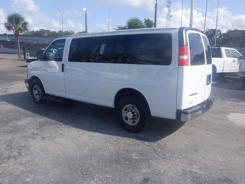 Used 2017 Chevrolet Express 2500 LT w/ LT Preferred Equipment Group RWD image 6