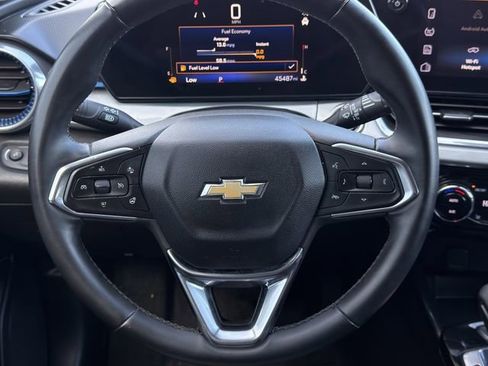 Used 2024 Chevrolet Trax LT w/ LT Convenience Package image 13