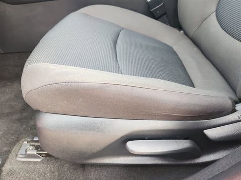 Used 2021 Toyota RAV4 LE image 30