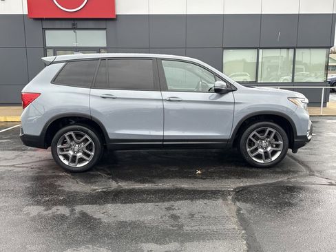 Used 2023 Honda Passport EX-L image 2